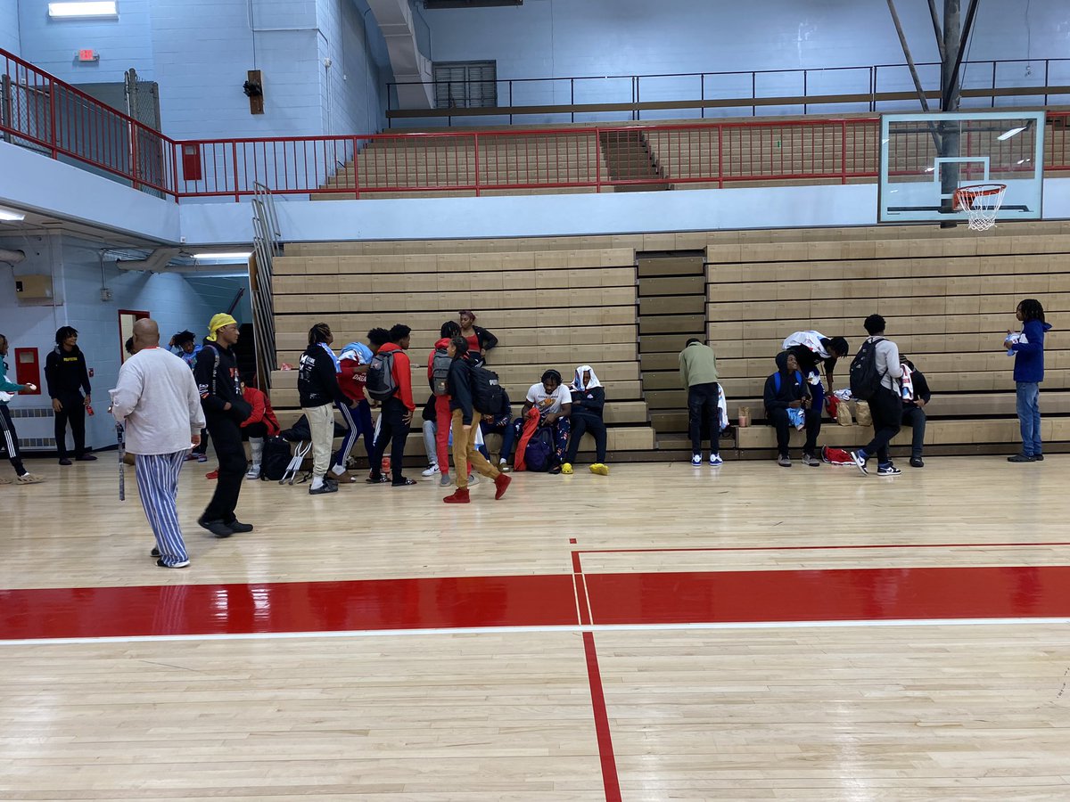 AE_Athletics's tweet photo. The 🏀Roadrunners are competing today at @wcsRHSBball and The
Lady Roadrunners 🏀 are competing at @RockyTopSports1 We are looking for sponsors for our student/athletes. If you would like to help, let us know. #Roadrunnerhoops #2800MADE #BeepBeep @AustinEastHS https://t.co/xsKR2KzAeD