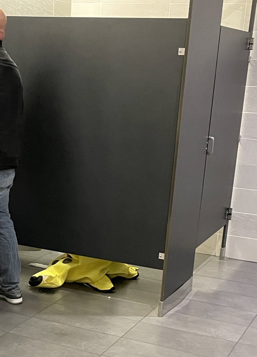 michaelherriger's tweet image. Only at FNCS 😂