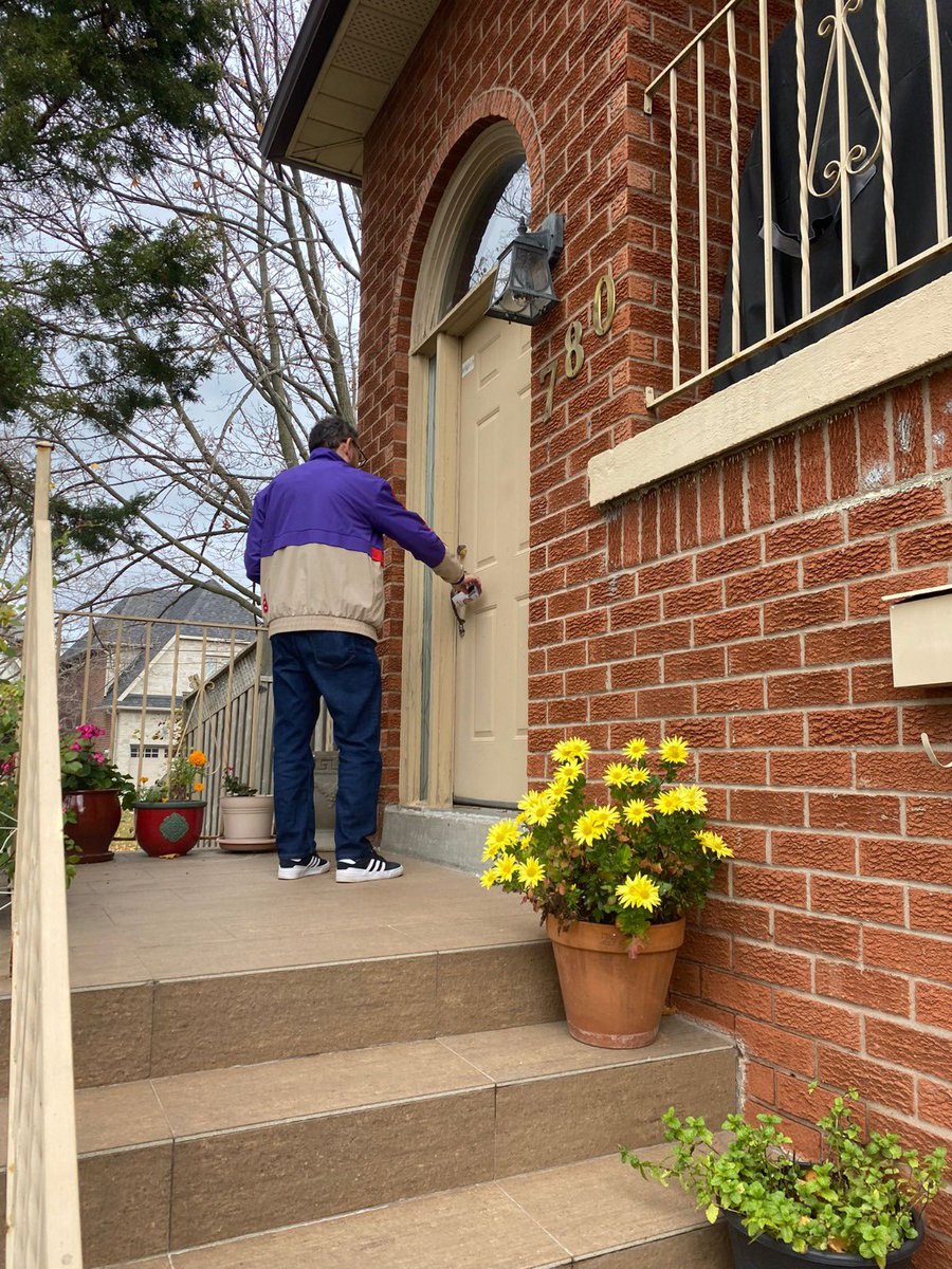 OmarAlghabra's tweet photo. I went door knocking in Mississauga-Lakeshore and spoke with many residents about the upcoming by-election on December 12th. Everyone knew @SousaCharles and are ready to have him as their strong voice in Ottawa. #VoteSousa https://t.co/RXnt5vUGo7