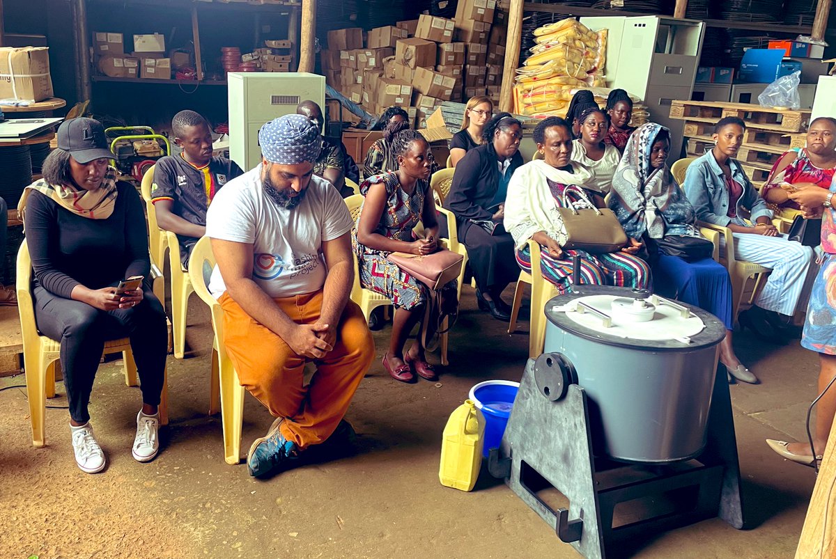 TWI_Uganda's tweet photo. Today we were excited to  hosted Nav and Laura from @thewashorg.Together we demonstrated to over 25 women  how to use #divyawashingmachine. What great feedback we received. https://t.co/MKFfIMNgGn