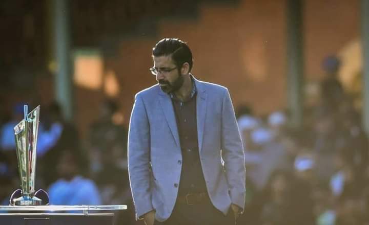 Sabeelsays's tweet photo. No waseem No waqar No ramiz Only this man was the voice of Pakistan when we lost to Zimbabwe and he still defended the team till the semi finals. Bazid you are a Gem !
#Melbourne 
#T20WorldCupFinal https://t.co/ikmHwx8SJ7