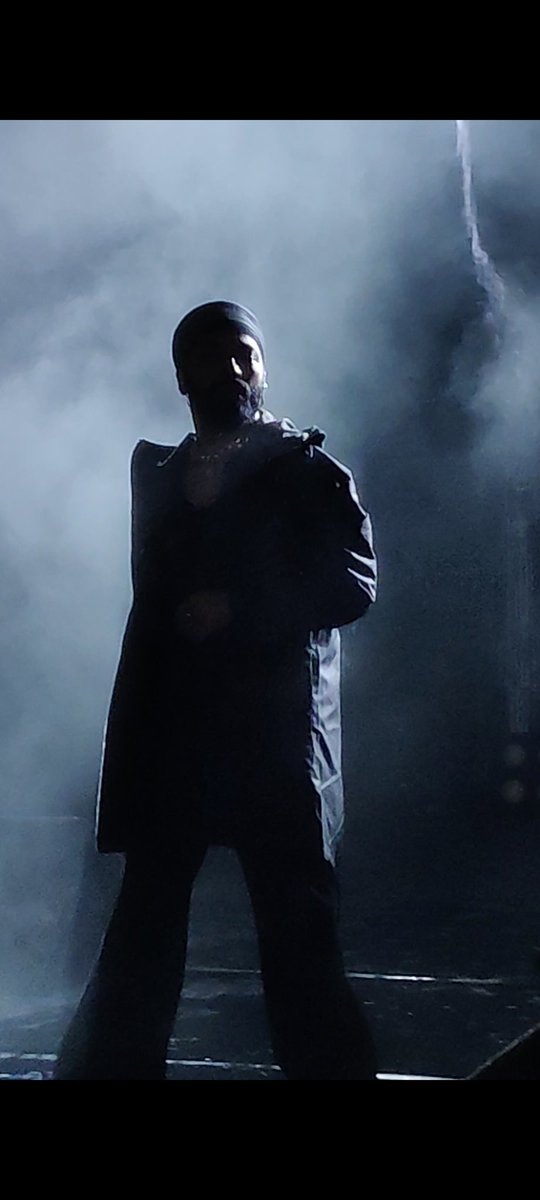 Just the vibe this man can bring to the place!!! Loved the aura <a href="/prabhdeepmusic/">BHRAM</a> brought to the concert tonight!!!