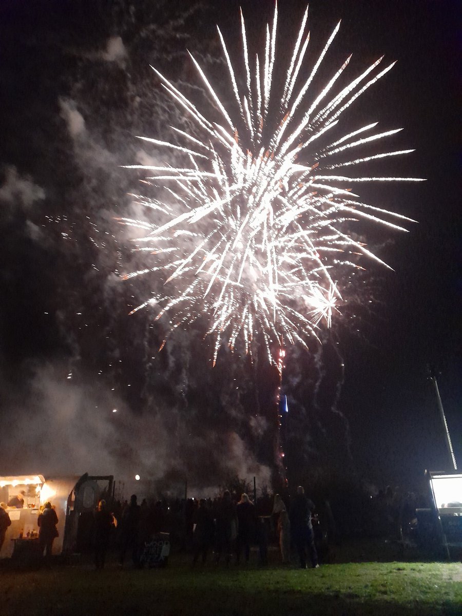 Had a fabulous night at the fireworks! Teddy's first time and I think his face says it all <a href="/AvonwoodHead/">Mr Jackson</a> Noah loved the DJ and just a great night all round!