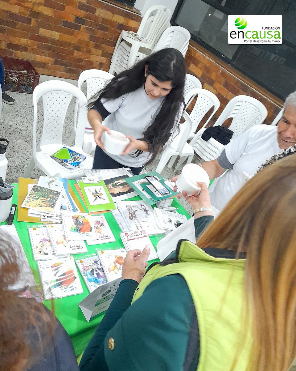 EncausaONG's tweet photo. El pasado 5 de Noviembre, en el marco del proyecto #EncausaTuFuturo la Fundación Encausa junto con estudiantes de la Universidad Sergio Arboleda llevamos a cabo nuestra 📢 1ra Feria de emprendimiento 2022 🛍️, con la puesta de 14 stands, ofertando una gran variedad de productos. https://t.co/GQonEXewdk