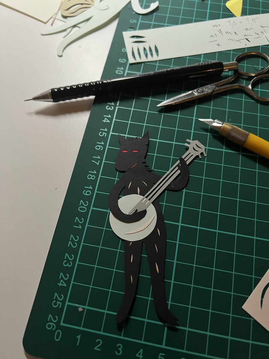 saturday with <a href="/OLFA_UK/">OLFA UK & IE</a> 

#olfaknife #knifeattack #paperwork #Paper #satanico #saturdaywork #papercutting