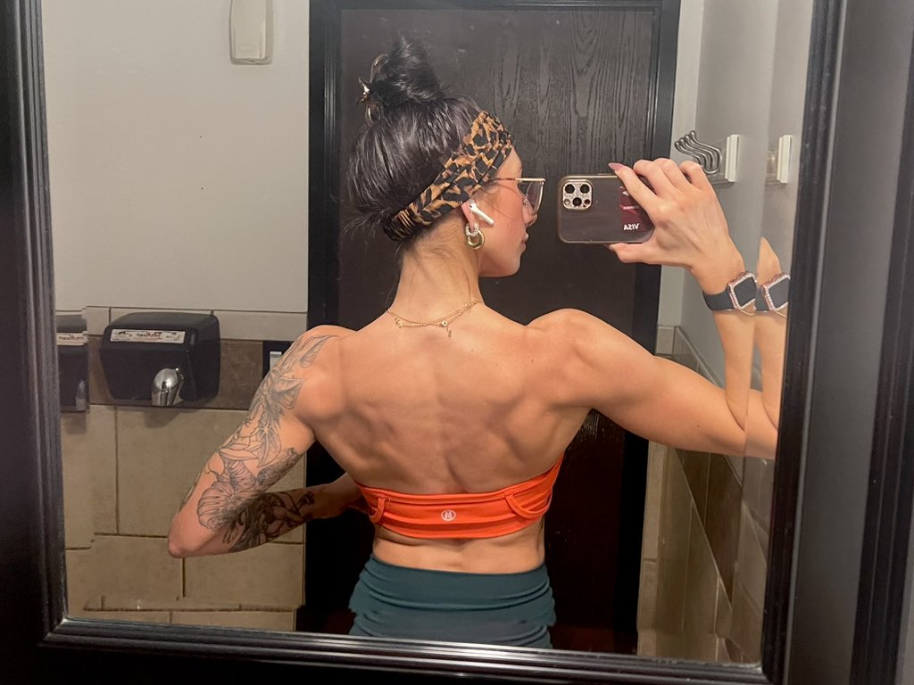 Molly (lovesbig) Dixx 🪩 on Twitter: "Would you let me beat you up yes