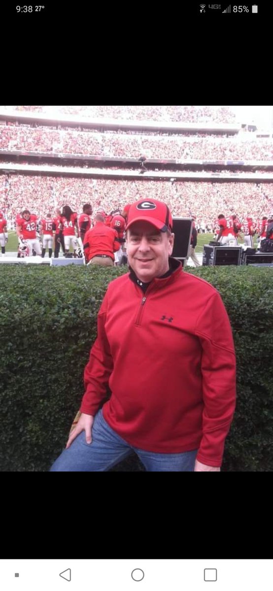 dlump5000's tweet photo. My 1st & arguably my best @SEC Football trip! Got to be on the field, was "between the hedges," saw UGA the Georgia Bulldog & saw a great game; Dawgs beat Auburn! #unforgettablememory @Dolezal_Ben @KOnocomment @BNABatman https://t.co/bzx54pR68a
