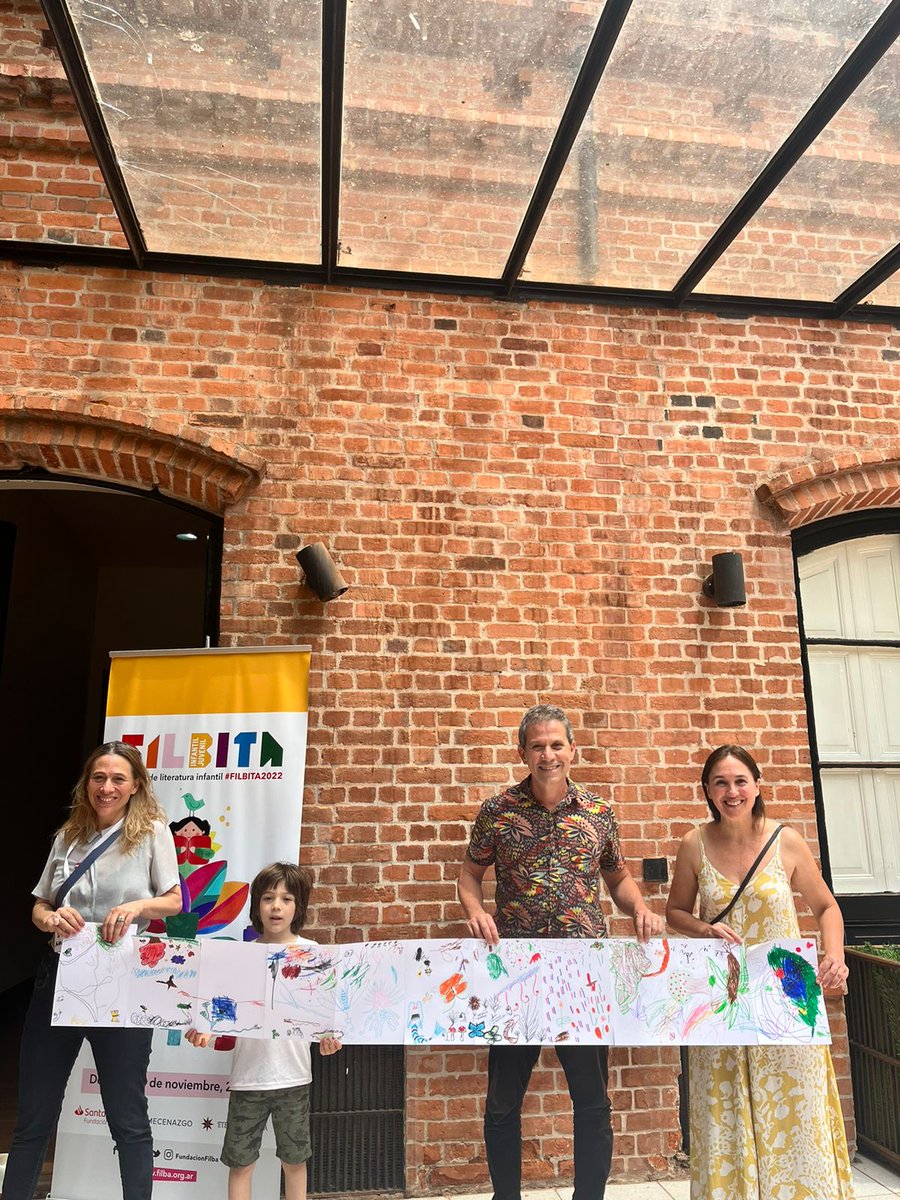 FundacionFilba's tweet photo. Ojalá les llegue nuestra felicidad.
#Filbita2022👧🍨
#RogerMello https://t.co/xAWyzUXItU