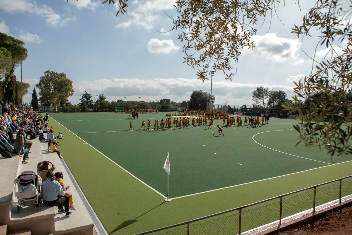 jordi_ballart's tweet photo. 🏑 Aquest matí he anat a l'acte inauguració del nou camp de @AtleticTerrassa. 

💛🖤 Un instal·lació que formarà part del mapa esportiu #Terrassa i serà l'escenari dels èxits del club.

Amb aquest nou camp, el club fa un pas endavant en la promoció de l'esport. 

👏🏻 Felicitats! https://t.co/k3pVYGwiim