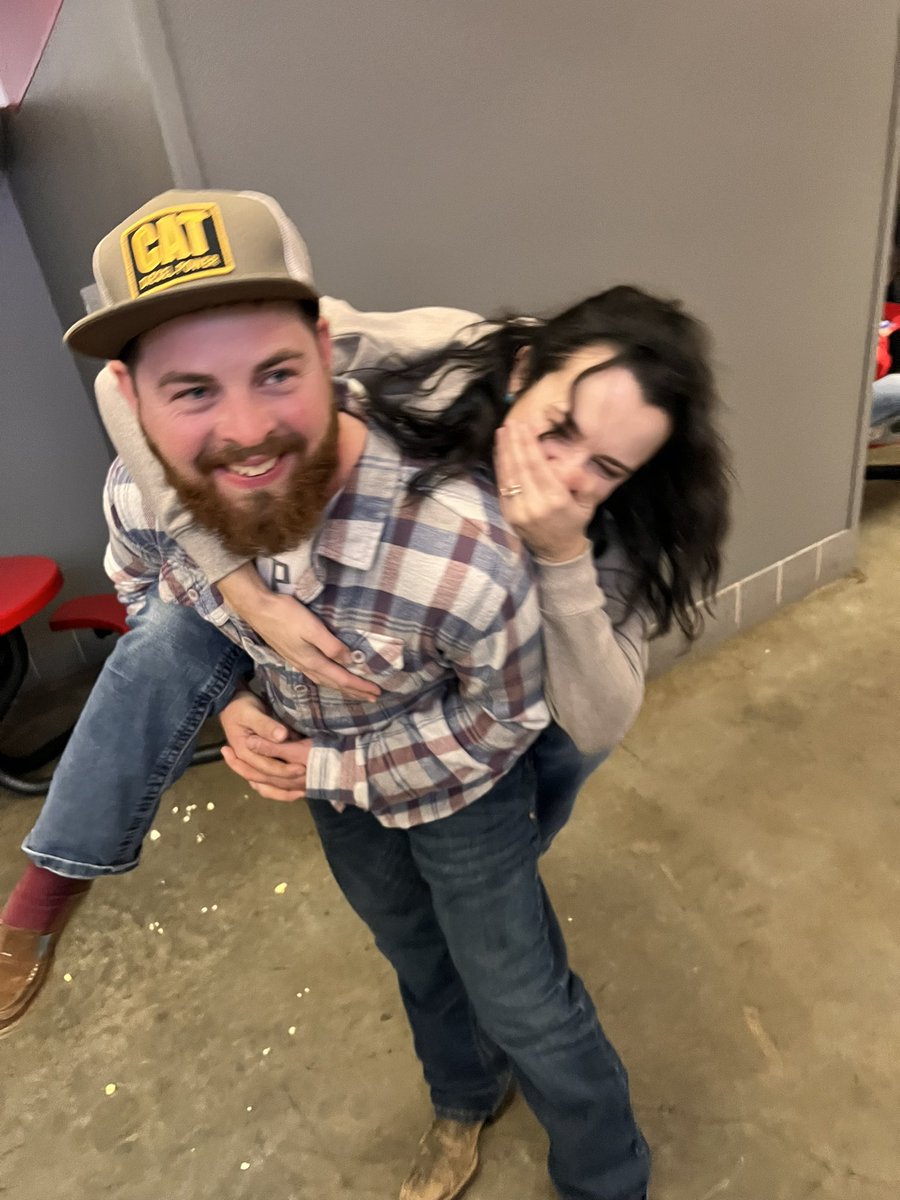 BaileyBabcock's tweet photo. Last night truly was the best time I’ve had at a concert. Walker puts on a great concert, and I can’t wait for the next tour. #gladyou’reheretour https://t.co/chAn0IxWJX