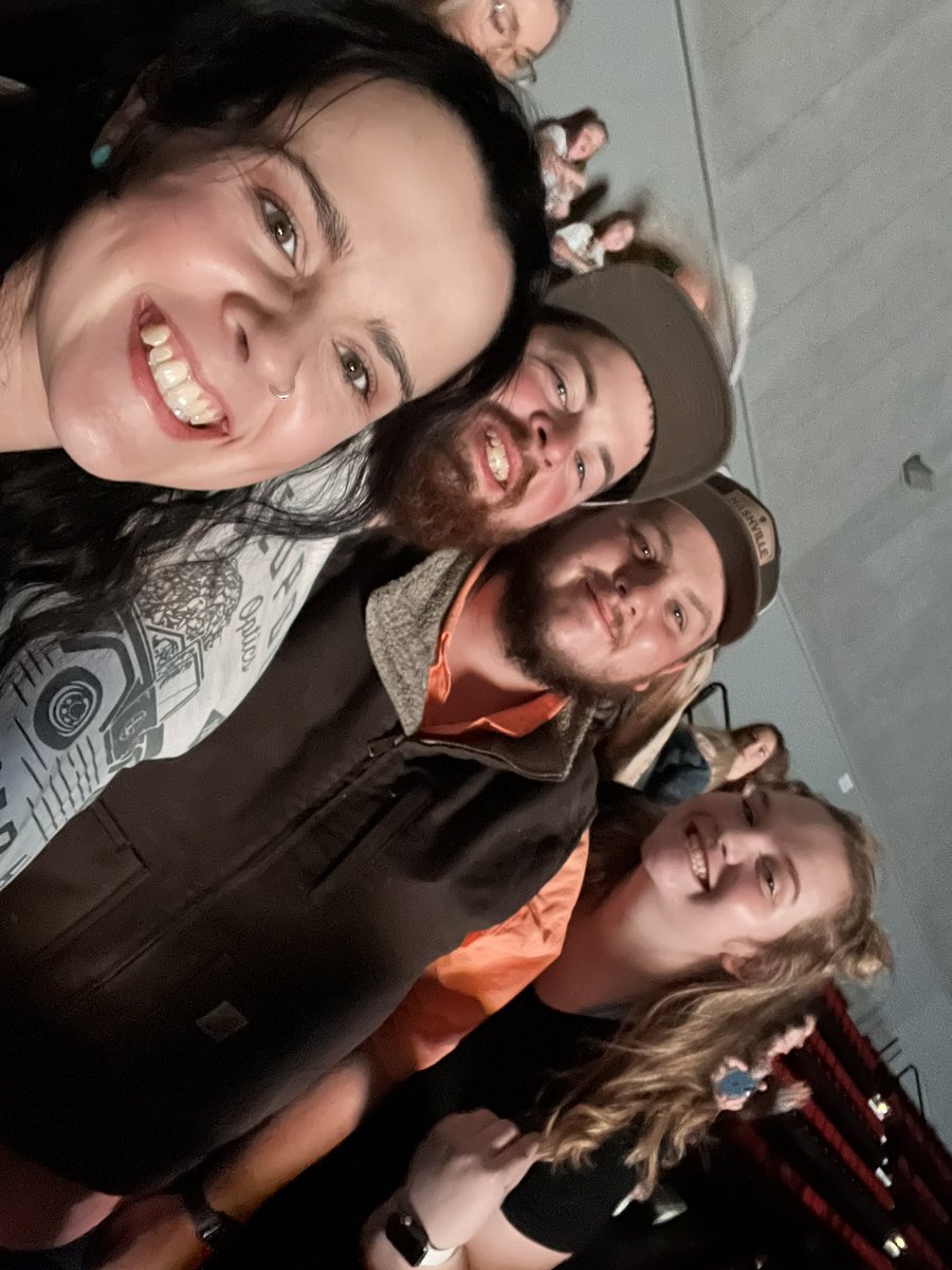 BaileyBabcock's tweet photo. Last night truly was the best time I’ve had at a concert. Walker puts on a great concert, and I can’t wait for the next tour. #gladyou’reheretour https://t.co/chAn0IxWJX
