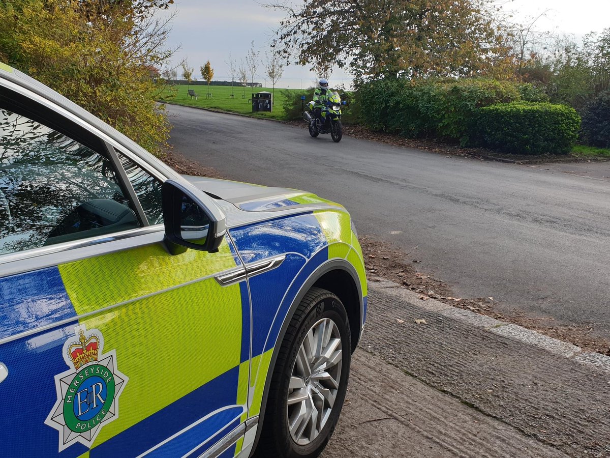 MerPolTraffic's tweet photo. Officers have been patrolling the cities green spaces @LiverpoolParks today following reports of off roads bikes being used in an anti social manner. #Parksafe #Otterspool #CampHill #SeftonPark #EvertonPark #Tuebrook #Croxteth #Mystery #Lyndene @MerseyPolice @MerseysidePCC https://t.co/razX4wU3r4