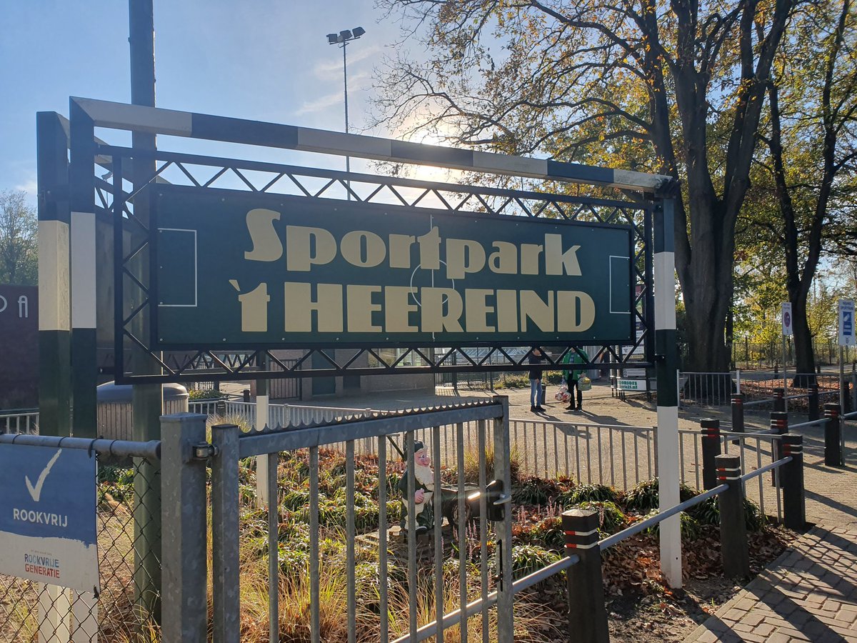 Marco Smulders (@marcosmulders69) on Twitter photo Soms zitten er <a href="/knvb/">KNVB</a> wedstrijden bij die de moeite meer dan waard zijn om te fluiten. Sportief maar scherp <a href="/Sparta25/">RKSV Sparta'25</a> - <a href="/vvbruheze/">v.v. Bruheze</a> hoofdklasse o19. Soms zitten er <a href="/knvb/">KNVB</a> wedstrijden bij die de moeite meer dan waard zijn om te fluiten. Sportief maar scherp <a href="/Sparta25/">RKSV Sparta'25</a> - <a href="/vvbruheze/">v.v. Bruheze</a> hoofdklasse o19.