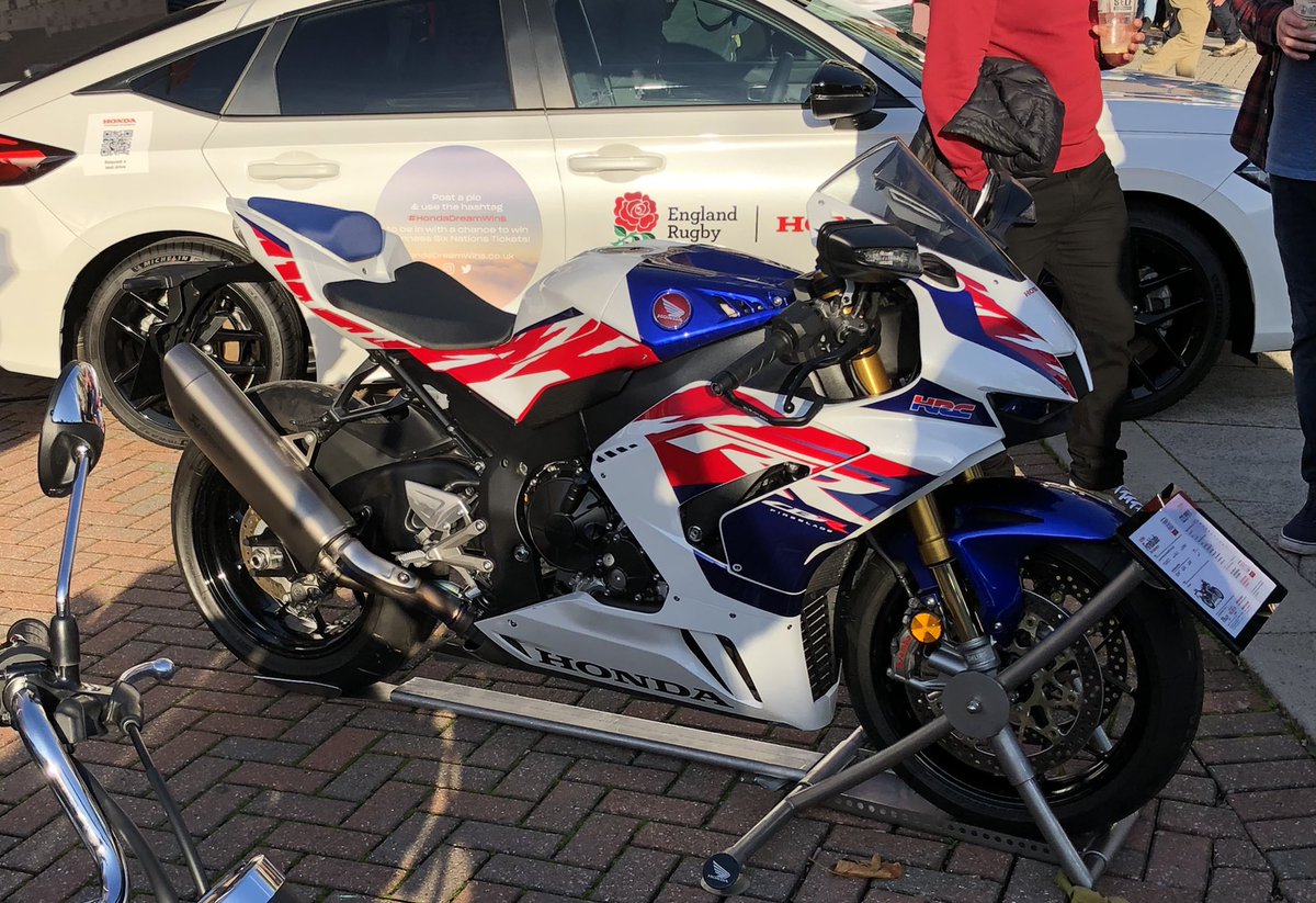 colin_levins's tweet photo. Lots to entertain pre match at Twickenham today. Special thanks to John Clapper and @Honda_UK #HondaDreamWins https://t.co/mTK6xk7ERM