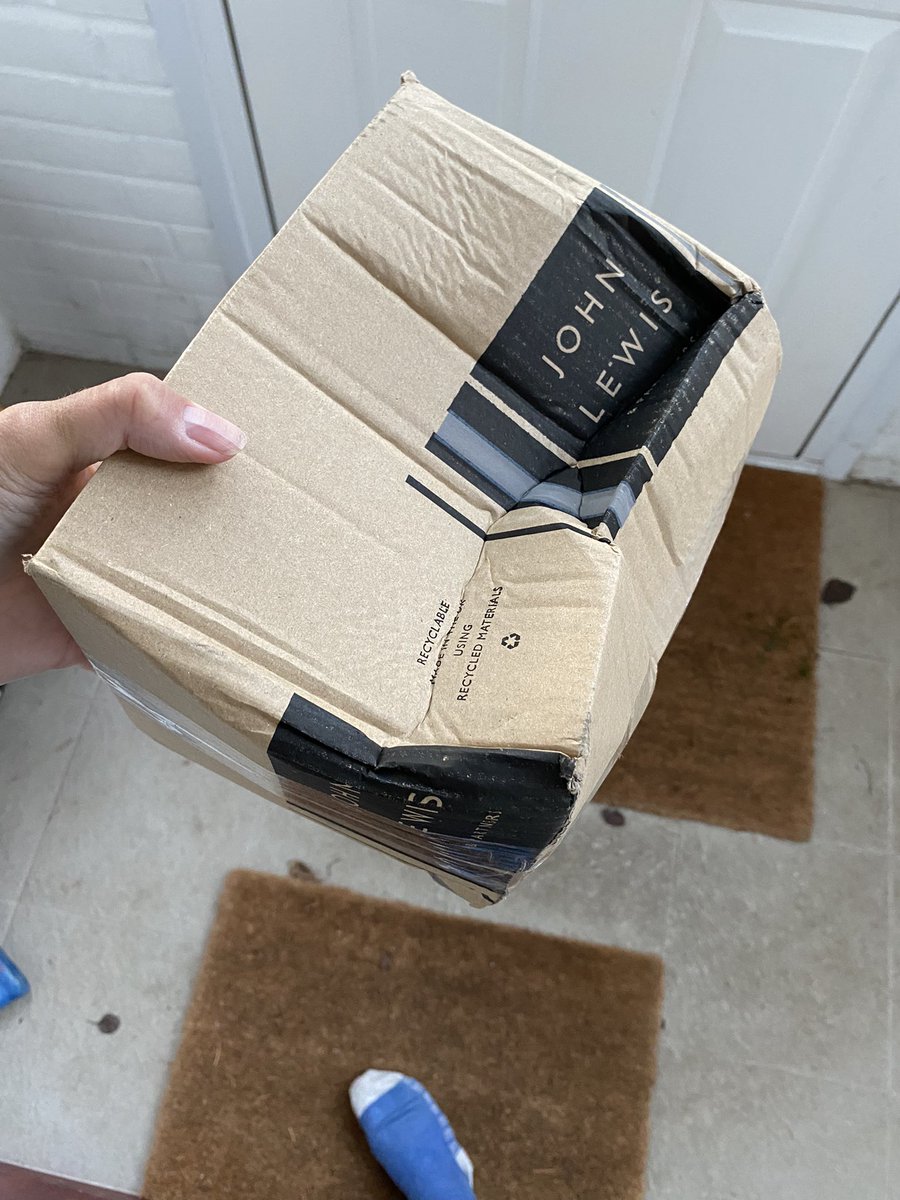 Emma_Turner's tweet photo. @JohnLewisRetail I’d really suggest you stop using Evri to deliver your parcels! #itsfragile #fragile https://t.co/Fhn0uRl9wj