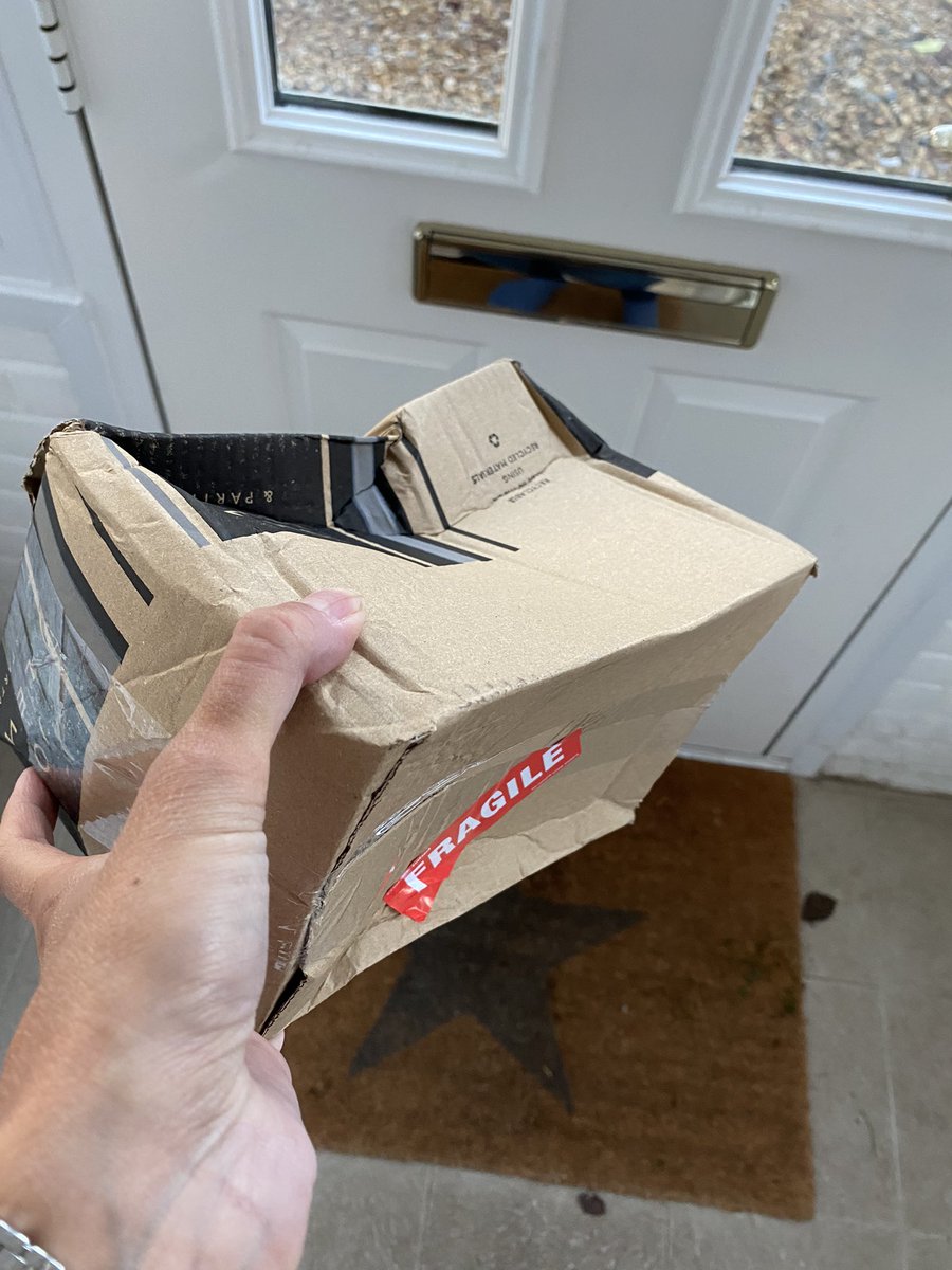 Emma_Turner's tweet photo. @JohnLewisRetail I’d really suggest you stop using Evri to deliver your parcels! #itsfragile #fragile https://t.co/Fhn0uRl9wj