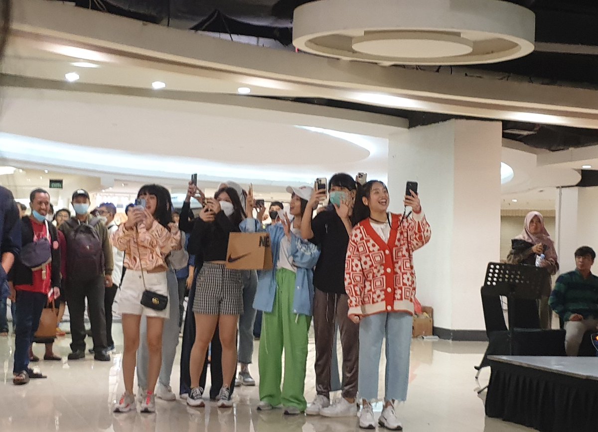 <a href="/Haruka_NKGW10/">Haruka Nakagawa 仲川遥香</a> <a href="/Gen1NeverDie/">#Gen1NeverDie JKT48</a> Yeay! Sama2...
Aku sempet fotoin nih pas kalian baru sampe 😁😁😁👍👍👍

Terima kasih juga yaa udah datang ke projectnya 🤗🤗🤗🙏🙏🙏

Amiiinnnn...
#Gen1NeverDie