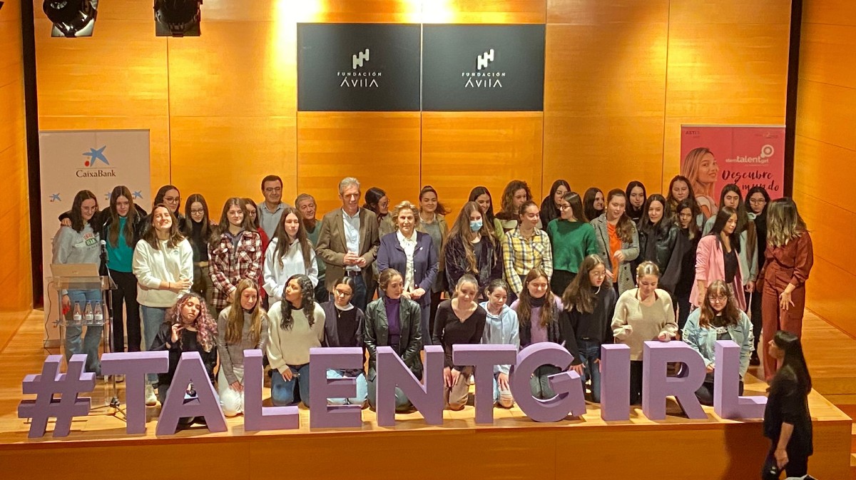 Más de medio centenar de alumnas en la quinta edición del Stem Talent Girl
avilared.com/art/65976/mas-…
@StemTalentGirl <a href="/jcyl/">Junta de Castilla y León</a> <a href="/familiajcyl/">Familia Castilla y León</a> <a href="/educacyl/">Educación JCyL</a> <a href="/jfcohdez/">José Francisco Hernández</a> @Fundacion_Avila <a href="/Patrikaselmoon/">Patricia Caselles</a>