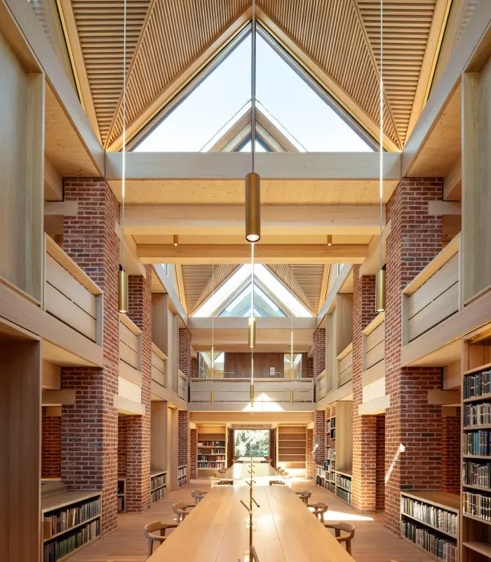 JulianMarquina's tweet photo. 😍📚🏵 Descubre esta bonita biblioteca que se ha llevado el premio al mejor edificio nuevo del Reino Unido

🔗 https://t.co/q5q47l4pA8

📚 #Bibliotecas
🎓 #BibliotecasUniversitarias
🏛 #Arquitectura
✅ #Diseño
🏵 #StirlingPrize
🔖 #RIBAAwards https://t.co/COSuRUkX6O