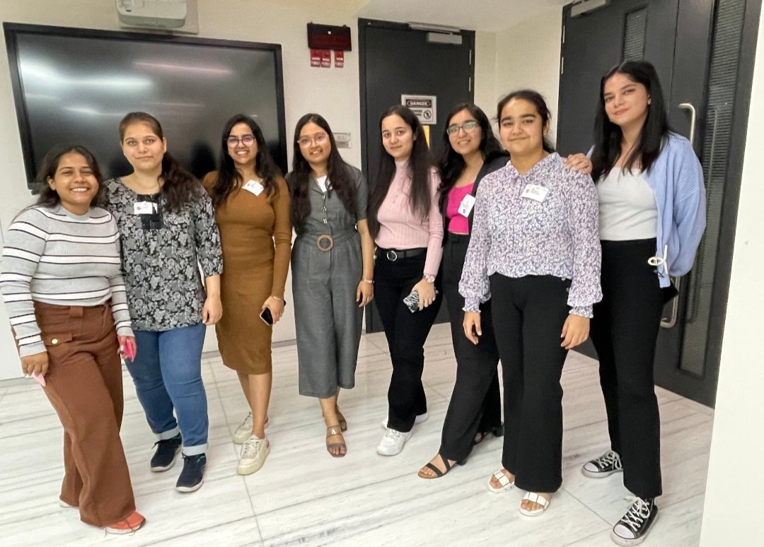 ishrita_08's tweet photo. To a SUCCESSFUL event !๐ซ
Thankyou @DeekshitaVerma
@shrankhla3 @RGaurisha @VermaAbhigya @nitropumaa @VaniChitkara for such an amazing day<3
#AzureDevDay #communityday #mscigdtuw https://t.co/hdoOsfI50L
