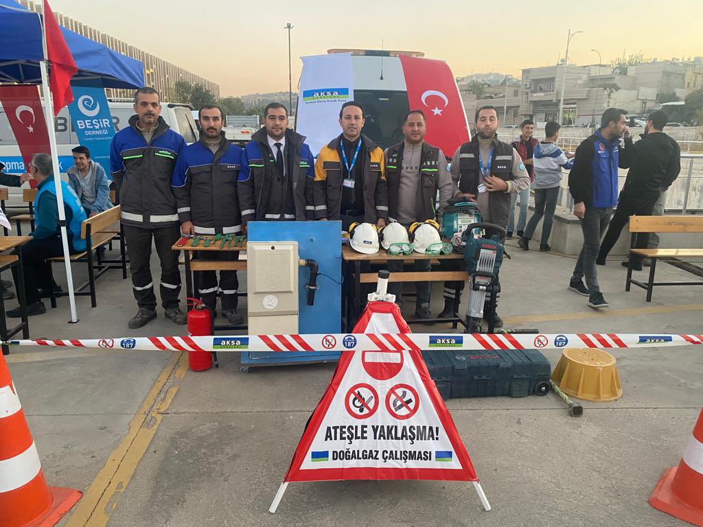 AksaSanliurfa's tweet photo. 🗓️ 12 Kasım, Cumartesi günü
🕖 Saat 18.57’de
📍 Tüm Türkiye
#çökkapantutun 

Aksa Şanlıurfa Doğalgaz olarak Deprem Anı Tatbikatı’nda yer aldık ! 

7/24 sürekli ve güvenilir bir şekilde gaz arzı sağlamak adına hizmet vermeye devam ediyoruz. https://t.co/nKxtcr8IIw