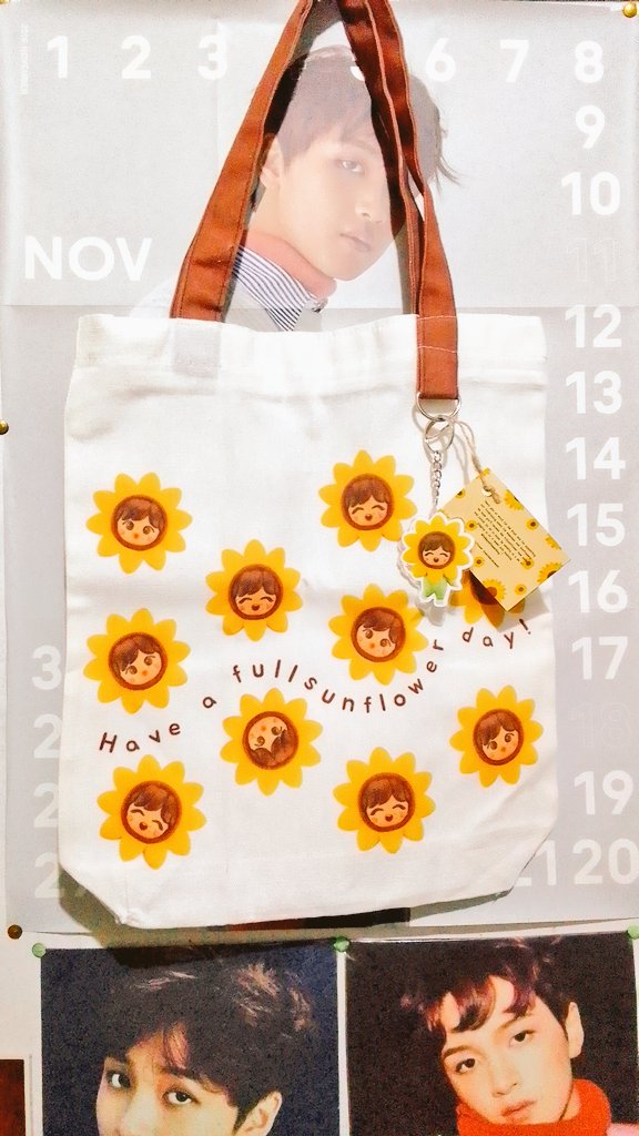 Cherry_Charie's tweet photo. The long wait is over! 
Grabe ang cute! 😍🌻
Thank you @filosunflowers 
Grabe ang pretty !! 
Ang cute ni Haechan 😍 https://t.co/eF9dT0w4PV