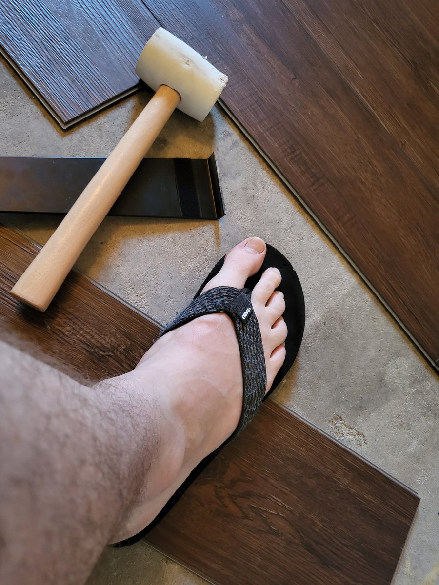 BigFootHunk's tweet photo. Doing some home improvement today. https://t.co/cjV4FkmbSv