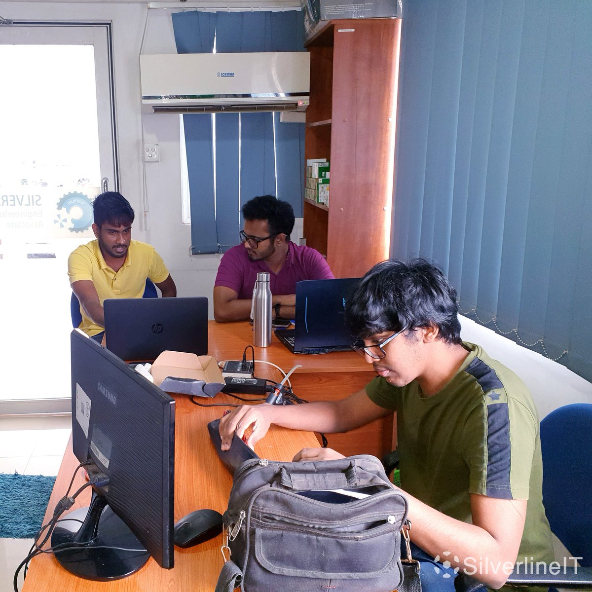 SilverlineIT_CO's tweet photo. As #technophiles at #SilverlineIT, we love a collaborative environment. We believe teamwork makes lives happier.

#silverlineit #silverline #bestcompany #techentrepreneurs #teamwork #collaborativeenvironment https://t.co/SZfr5zxOd0