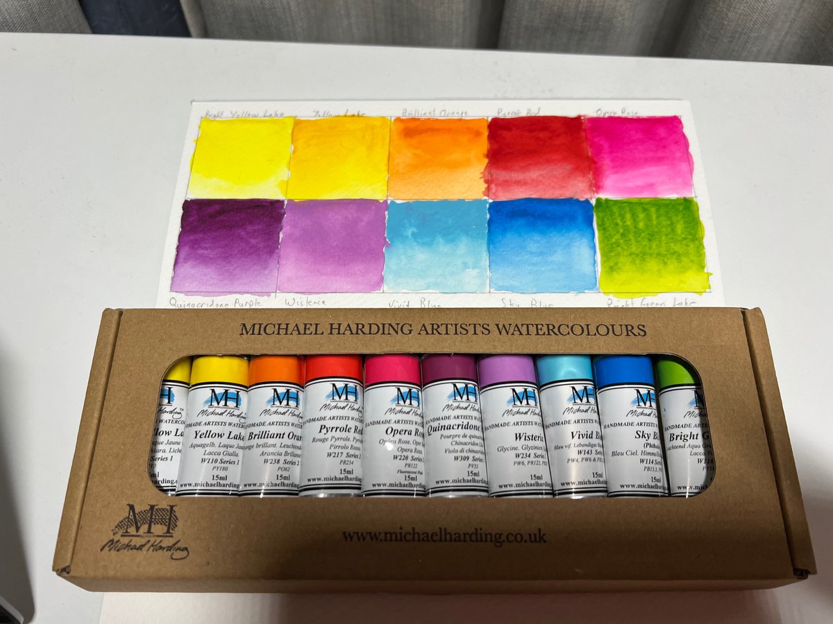 Bought the Vivid Set from Michael Harding’s new watercolour range. The set lives up to its name and is easily more vivid than my highly vivid Schmincke set. 

These watercolours are pure class and handle beautifully. Well done <a href="/mhoilpaints/">Michael Harding</a>. (This photo doesn’t do them  justice)