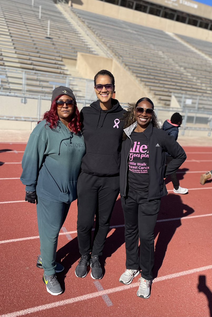 AlbrightMS's tweet photo. Alief Goes Pink Breast Cancer Walk! @AliefWellness @AliefPASS #BreastCancerAwareness #AlbrightFit #WarriorStrong https://t.co/5dZqSM4qQR