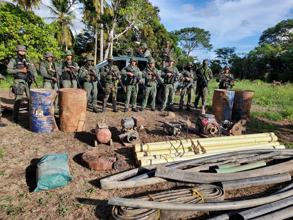 hljohan's tweet image. Escudo Bolivariano, con los mejores resultados operacionales 

“El problema de nuestra época consiste en que sus hombres no quieren ser útiles sino importantes”.
Winston Churchill....
Nosotros somos como dijo Bolívar:  una FANB con hombres dignos y útiles a la patria