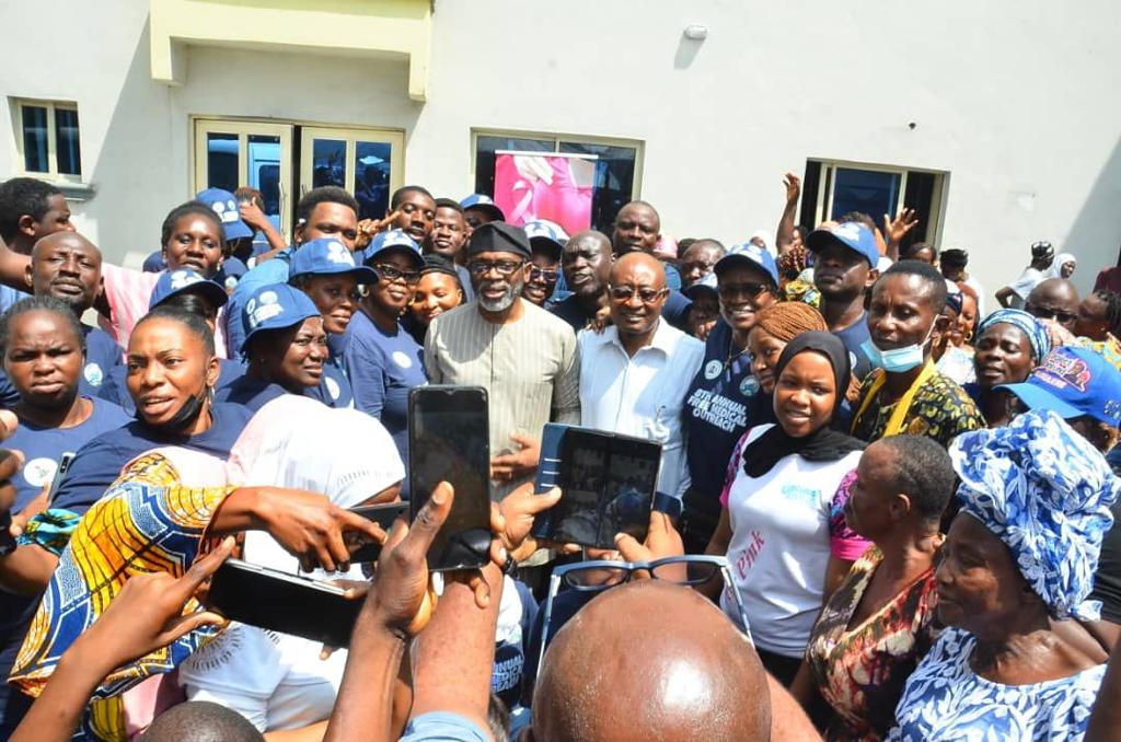 Speaker <a href="/femigbaja/">Femi Gbajabiamila</a> with his constituents who are benefitting from the 8th Surulere Medical Outreach holding in Surulere, Lagos on Saturday