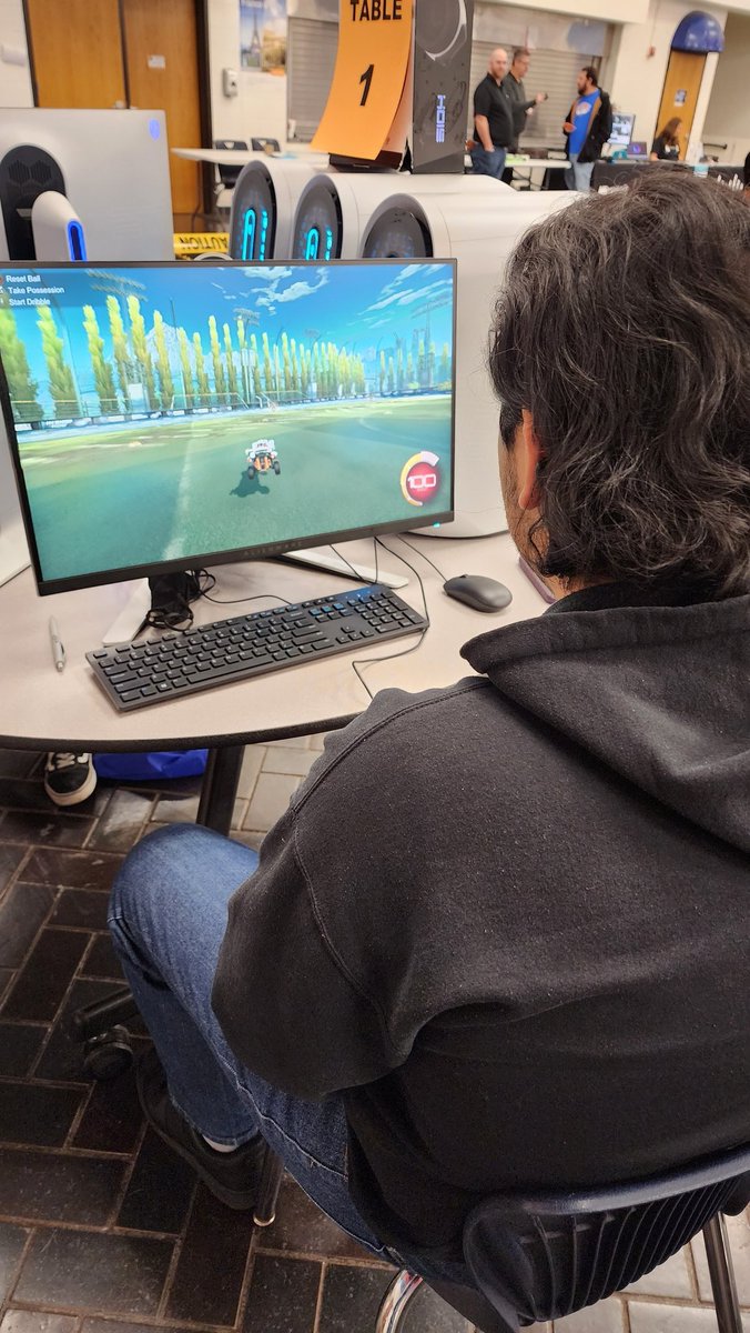 cis_gaming_'s tweet image. Getting the first game in at  #gcisdrocketleague22 wish them luck.  #rocketleague #gamer #gaming #gamers #Lenovo @Alienware @Dell @disdactivities  @CISouthDallas @GCISD