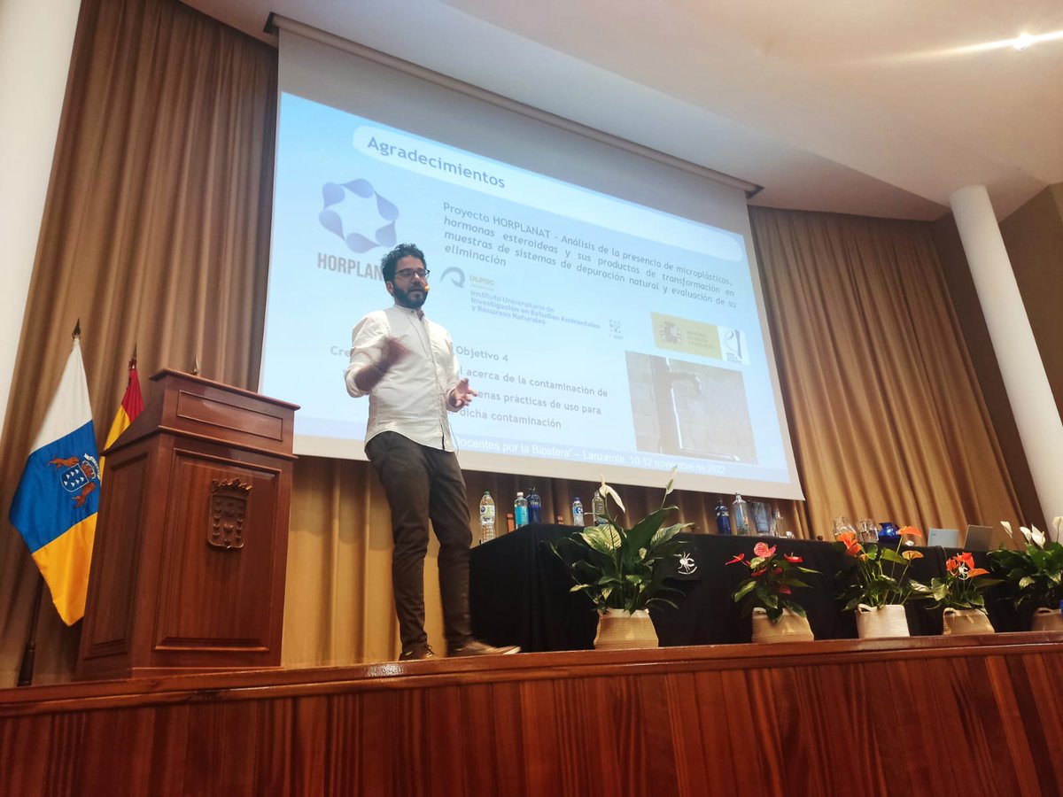 Magníficos tres días de Congreso de Docentes por la Biosfera organizado por <a href="/CepLanzarote/">Cep Lanzarote</a> y <a href="/CabildoLZ/">Cabildo de Lanzarote</a> 
Me vuelvo a Gran Canaria con las pilas más que recargadas tras las fantásticas ponencias y la buena acogida del agua del grifo por los docentes. Más embajadores del agua!! 💧💧