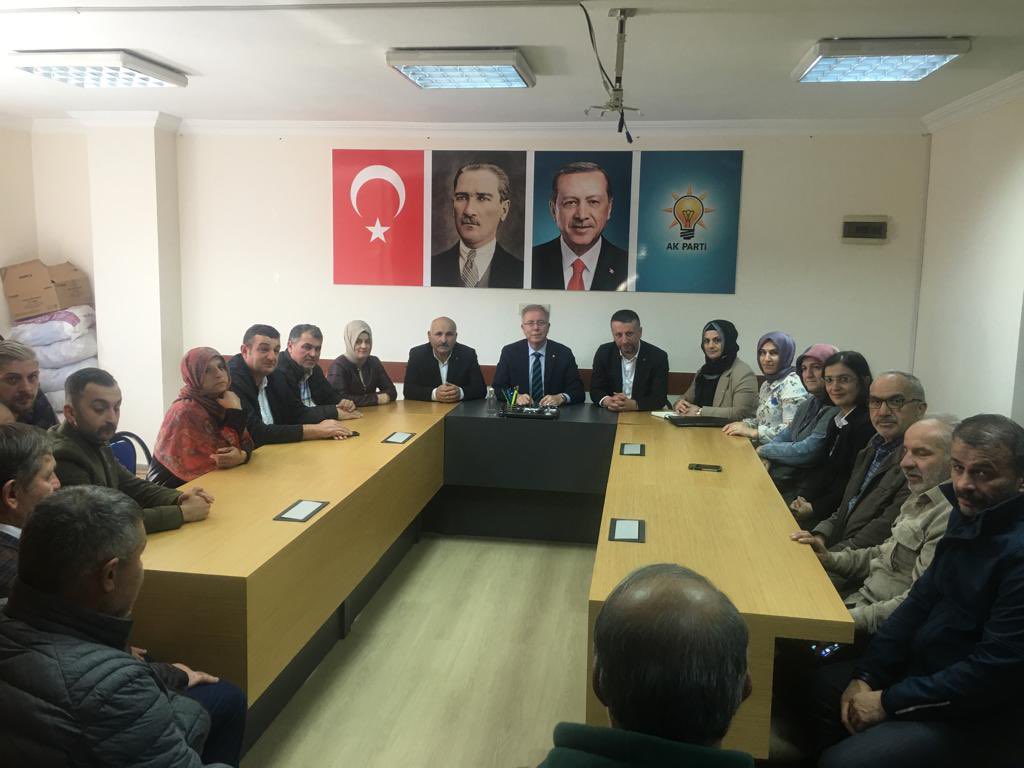 akpartiderepaza's tweet photo. Türkiye 100 yılı başlıyorŞehir Buluşmaları Rize programı kapsamında Ak parti MKYK üyemiz Ahmet Bilal kıymaz’ın katılımıyla Ak parti Derepazarı ilçe yönetim kurulu toplantımızı gerçekleştirdik
#akparti #derepazarı #rize https://t.co/XHgDtWD86B