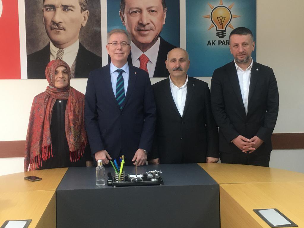 akpartiderepaza's tweet photo. Türkiye 100 yılı başlıyorŞehir Buluşmaları Rize programı kapsamında Ak parti MKYK üyemiz Ahmet Bilal kıymaz’ın katılımıyla Ak parti Derepazarı ilçe yönetim kurulu toplantımızı gerçekleştirdik
#akparti #derepazarı #rize https://t.co/XHgDtWD86B
