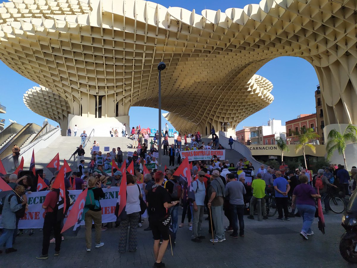 CGT's tweet photo. Manifestación en #Sevilla, este #12N, para exigir salarios dignos acordes al #IPCReal, y en defensa de las pensiones. https://t.co/2T77nTcK1I