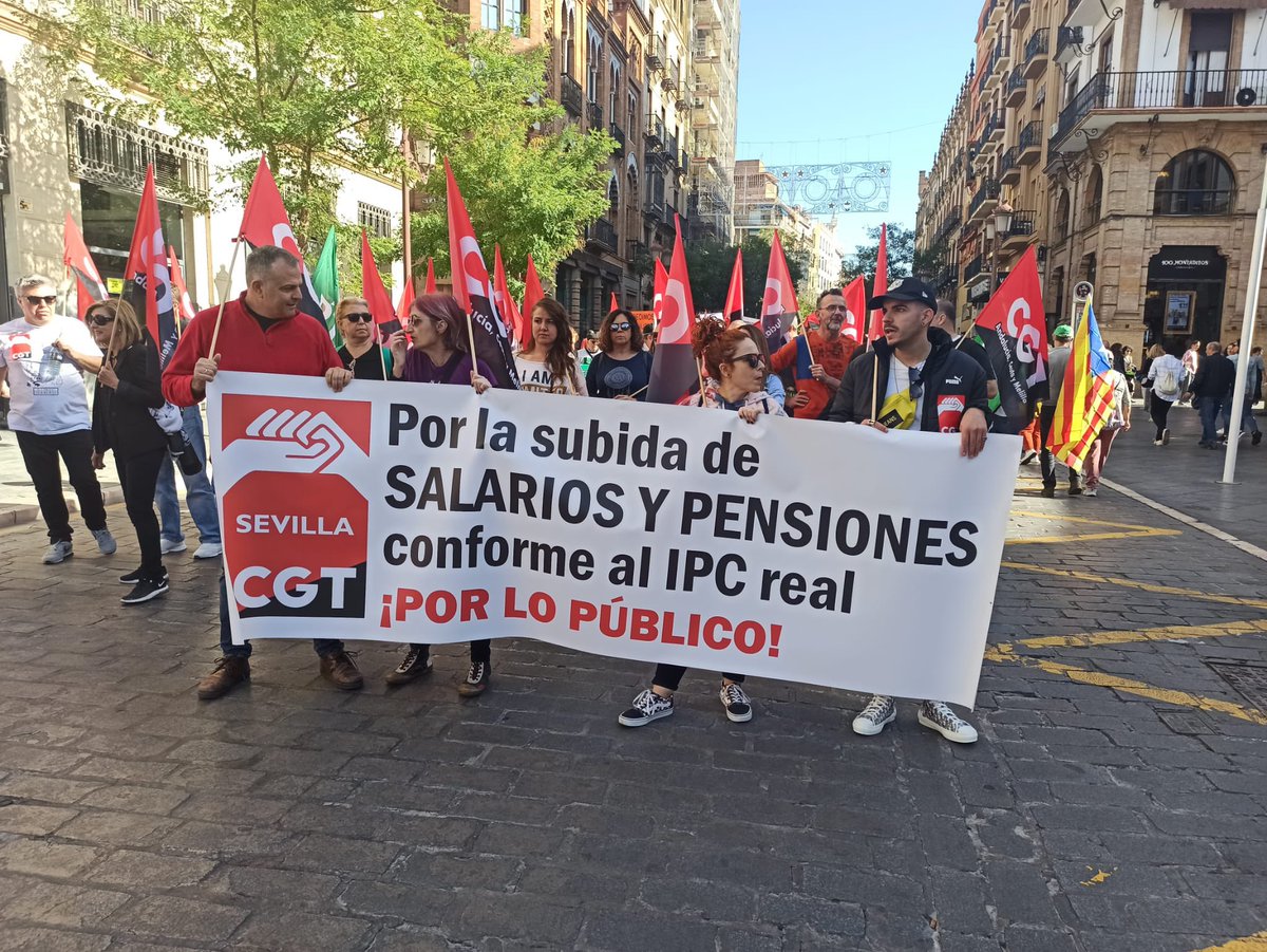 CGT's tweet photo. Manifestación en #Sevilla, este #12N, para exigir salarios dignos acordes al #IPCReal, y en defensa de las pensiones. https://t.co/2T77nTcK1I