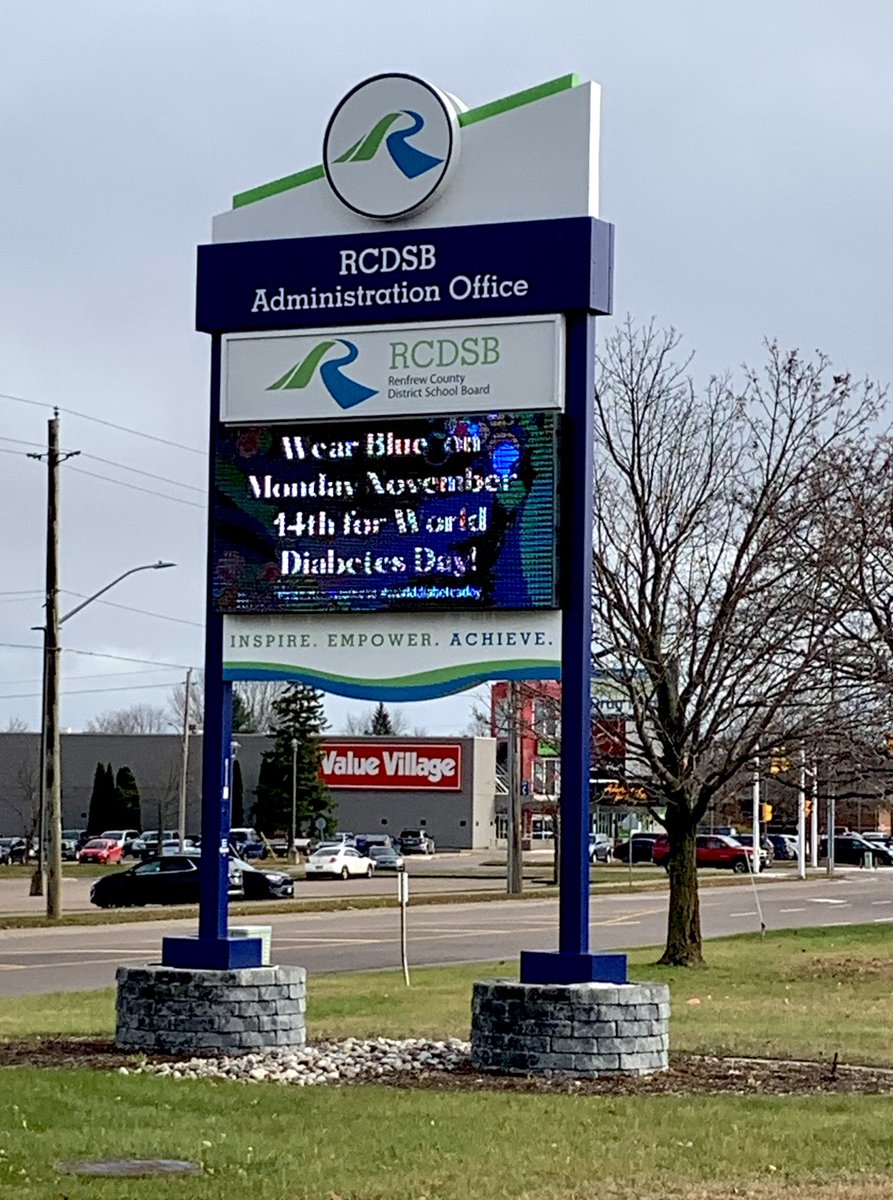 What an amazing gesture from @renfrewcountydsb This is on every school sign across the county!  Wear blue on Monday, November 14 💙 #diabetesawareness #worlddiabetesday2022