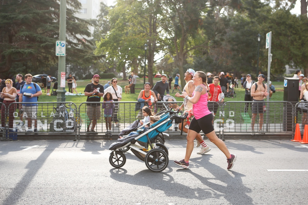 oakturkeytrot's tweet photo. Rally the family and join us for a beautiful holiday run around Lake Merritt https://t.co/YAo9d8wAm8