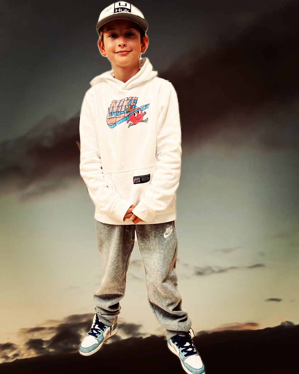 Hurricane #ian restock, lost it all… in exchange for character, pride, and strength. Stay humble my friends. <a href="/Nike/">Nike</a> <a href="/nikestore/">Nike.com</a> #sneakerkids ain’t no half-stepping. First pair of our new beginning. #livelovestrong
