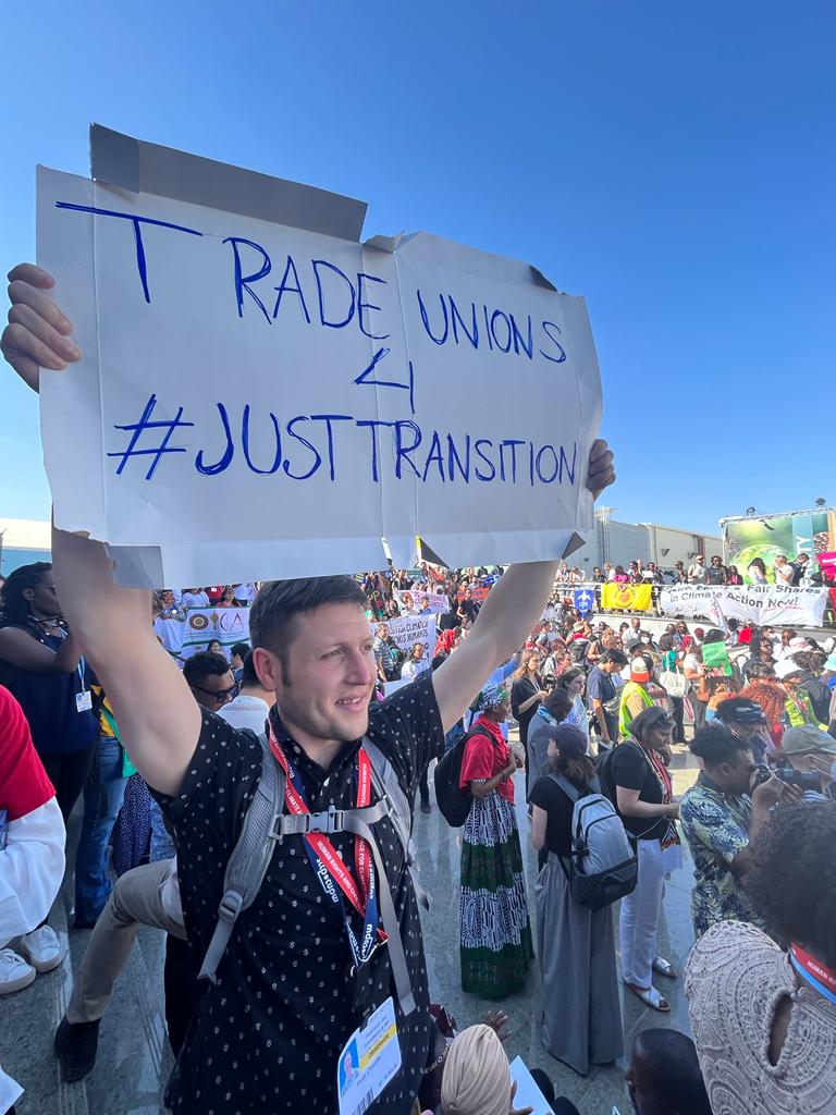 RhodaClimate's tweet photo. The people united, will never be defeated! A powerful action by civil society groups to send a message to Global leaders! Trade unions were present to remind all 'there is no climate justice without labor rights' @ituc @ituc_africa #climateaction #cop27 #unions4climate https://t.co/F6e3tZk6vz