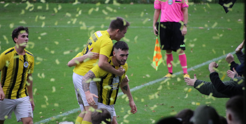 Hvepsene1919's tweet photo. Der var brug for tre point i dag mod Tårnby FF og spillerne leverede i den grad. Tårnby FF blev nemlig besejret 2-0 efter en stærk sidste time på Tingbjerg Ground. Mathias Veltz og Rasmus Suhr scorede målene og sparkede os tilbage på 1. pladsen #DS #BRØTFF
https://t.co/BfLA78dAee https://t.co/FjhUaoqscN