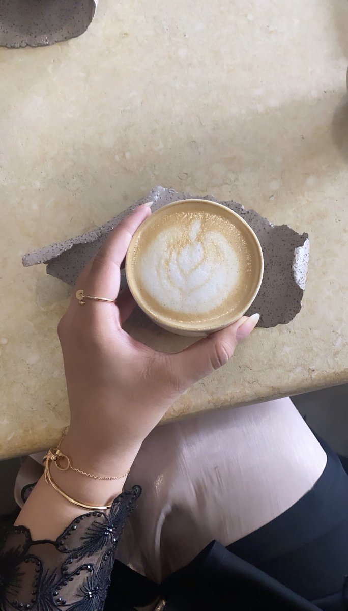 قهوة وأنا والحياة❤️