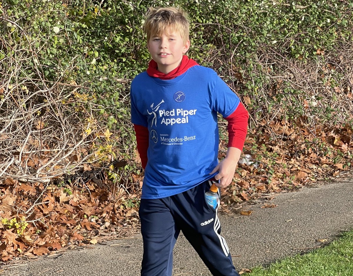PiedPiperAppeal's tweet photo. Well done to @MercedesBenzUK #sytner #glos
They ran 5k this morning around Churchdown School Field & have raised over £1000 so far. Families were out in force with dogs & children joining in 👌
Thanks Guys @PunchlineGlos @juliekentmbe @VineyJonathan #charity #running https://t.co/GKhpzbpW7m