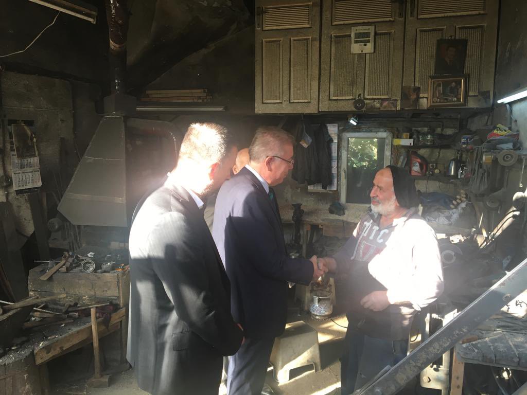 akpartiderepaza's tweet photo. Türkiye yüzyılı şehir Buluşmaları kapsamında  Derepazarı ilçemizde Ak Parti MKYK üyemiz Ahmet Bilal kıymaz’ın katılımıyla ilçemizde esnaf ziyaret Edip has bir hal ettik.
#akparti #derepazarı #rize https://t.co/nDEncl8Jai