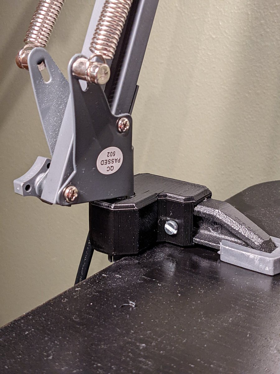 petrepa's tweet photo. Printed a new and more chunky boiiii, since i don't have any stronger filaments to test with atm😎😎😎 Let's see how this holds up https://t.co/E8ZsxmDpM5