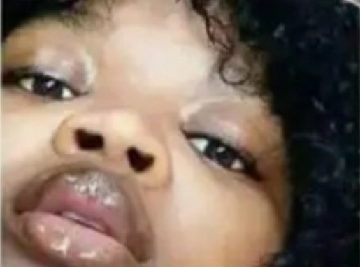 DKamwine's tweet photo. This girl breathes true love❤ look at her nose👃😂😂😂 https://t.co/ENFUwpYkxL