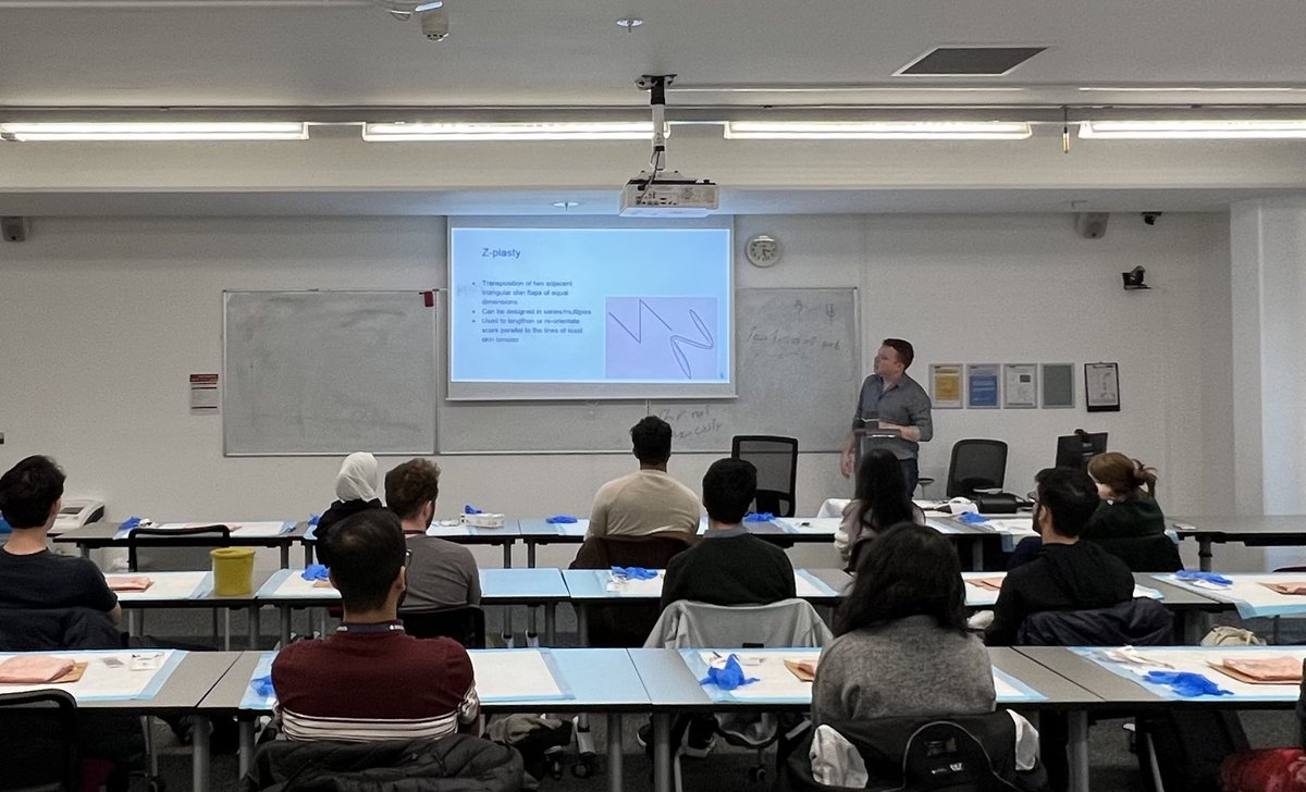 1brahim_1brahim's tweet photo. @McrPlasticSurg representing @scalpel_mcr 🫱🏼‍🫲🏾 big up @DrJWO89 @AliceEmilyMort3 ☄️🏌🏾‍♂️ #scalpelconference #EachOneTeachOne https://t.co/H0pRcKrZR8
