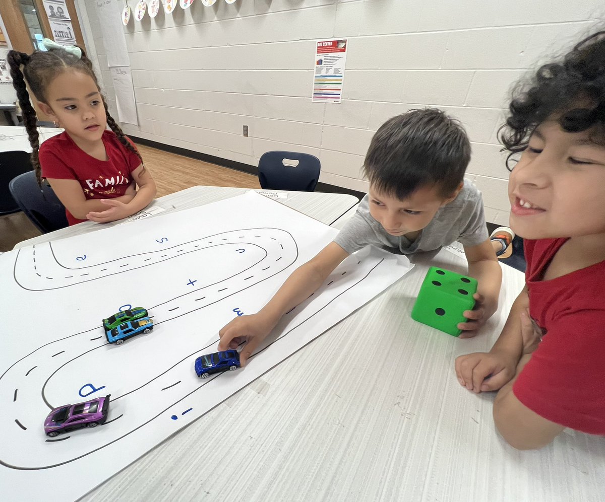 Mshernandez02's tweet photo. The best way to learn is by playing 🚗 https://t.co/2TJDGBxwUm